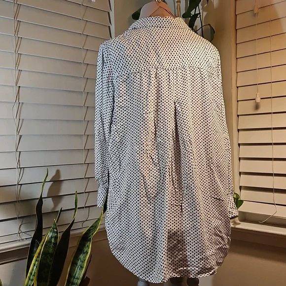 Emphasis Geographic Button Down top - Picture 2 of 5